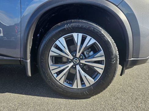 Used 2021 Nissan Rogue SV AWD/4WD image 9
