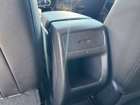 Used 2025 Chevrolet Trax LT FWD image 20