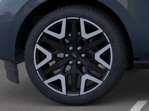 New 2025 Ford Expedition Max Platinum w/ Platinum Ultimate Package image 19