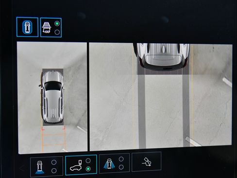Used 2024 GMC Acadia Elevation FWD image 23
