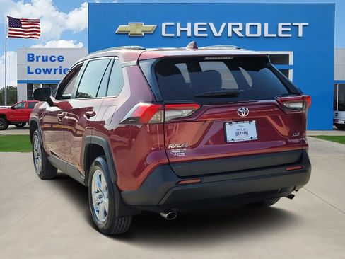 Used 2023 Toyota RAV4 XLE w/ Convenience Package FWD image 4