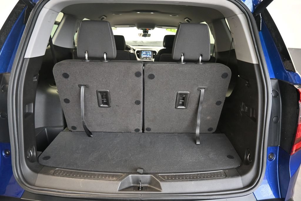 Used 2023 GMC Acadia SLE w/ Driver Convenience Package FWD image 20
