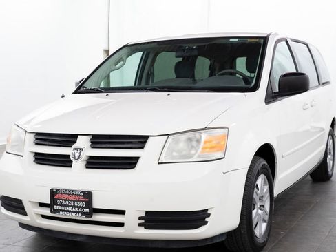 Used 2010 Dodge Grand Caravan SE w/ Climate Group FWD image 4