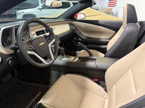 Used 2015 Chevrolet Camaro LT RWD image 13