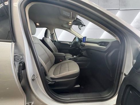 Used 2020 Ford Escape SE FWD image 19