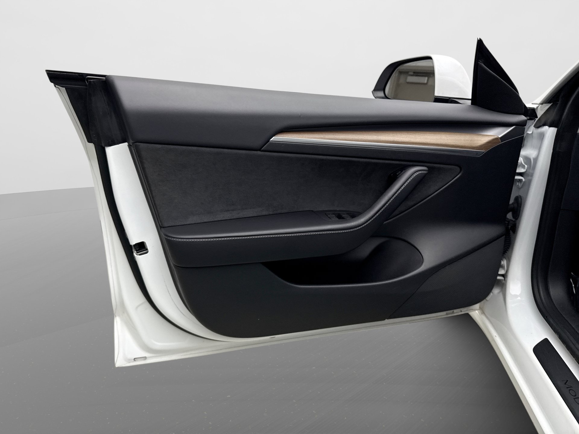 Used 2023 Tesla Model 3 Standard Range RWD image 9