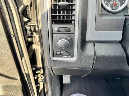 Used 2014 RAM 1500 Express image 22