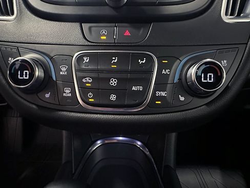 Used 2024 Chevrolet Malibu LT FWD image 32