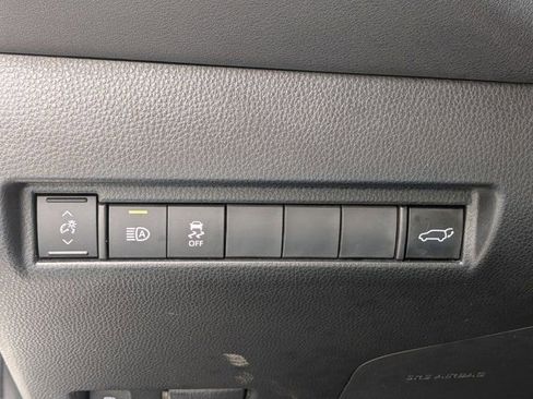 Certified 2022 Toyota Venza XLE AWD/4WD image 27