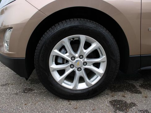 Used 2018 Chevrolet Equinox LT FWD image 24