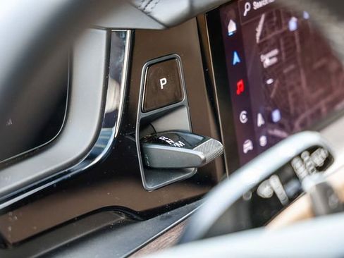 Used 2024 Porsche Cayenne image 39