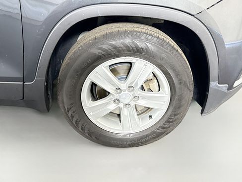 Used 2020 Chevrolet Trax LS w/ Tint and Cruise Package FWD image 31