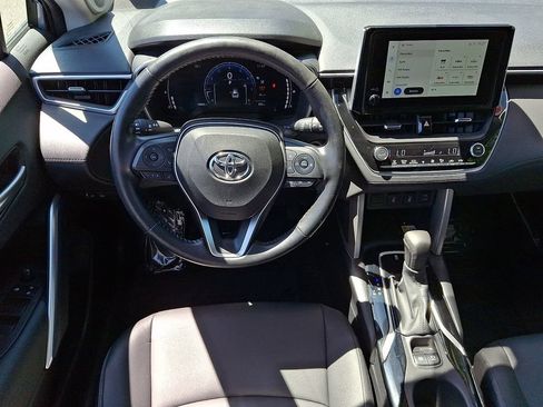 Used 2023 Toyota Corolla Cross XLE w/ Convenience Package AWD/4WD image 12