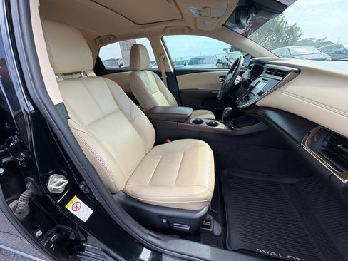 Used 2017 Toyota Avalon XLE Premium w/ All Weather Liner Package FWD image 13