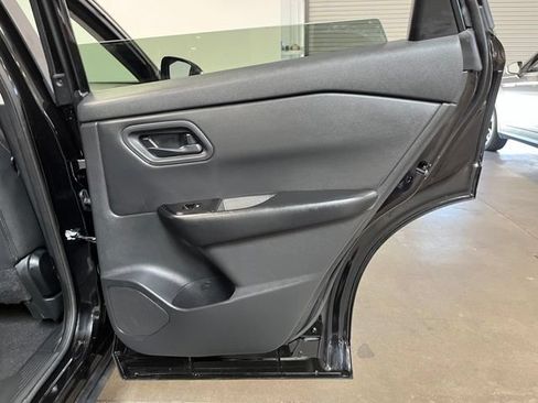 Used 2024 Nissan Rogue S FWD image 16
