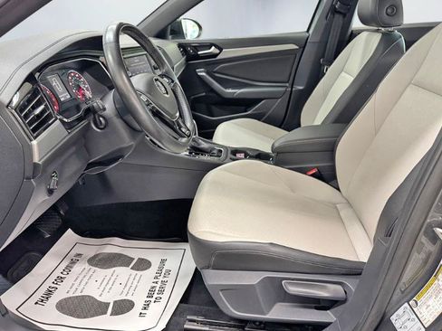Used 2019 Volkswagen Jetta R-Line w/ R-Line Cold Weather Package FWD image 15