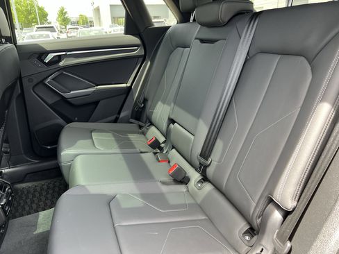 Used 2025 Audi Q3 2.0T Premium w/ Convenience Package AWD/4WD image 33