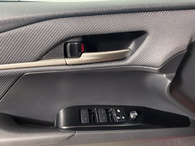 Used 2025 Toyota Camry SE FWD image 21