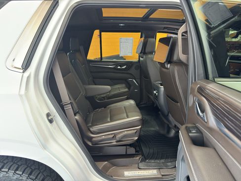 Used 2022 GMC Yukon Denali w/ Denali Ultimate Package AWD/4WD image 24