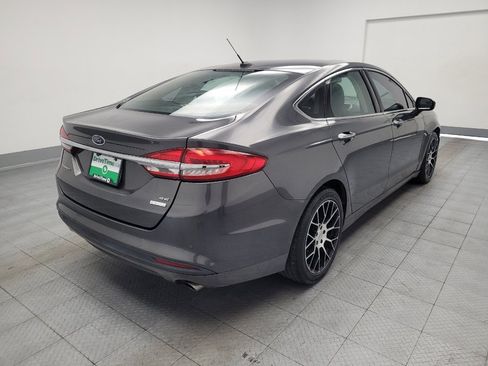 Used 2017 Ford Fusion SE w/ Fusion SE Technology Package FWD image 9