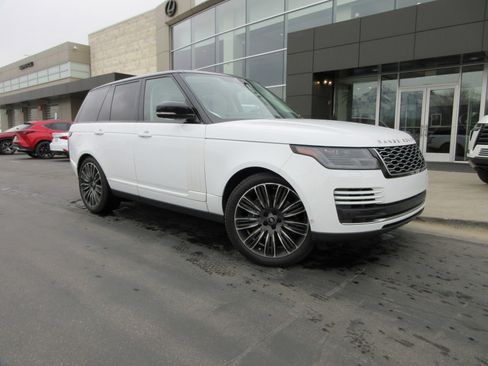 Used 2020 Land Rover Range Rover HSE image 14