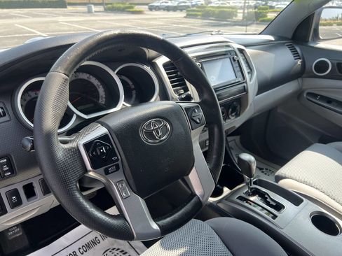 Used 2015 Toyota Tacoma PreRunner w/ TRD Sport Package RWD image 4