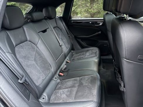 Used 2017 Porsche Macan S image 31