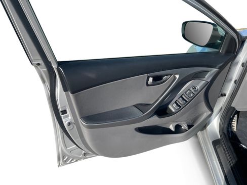 Used 2015 Hyundai Elantra Sport image 21