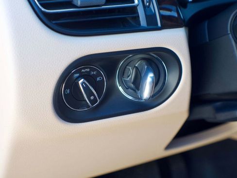 Used 2024 Porsche Macan MSRP$74470/PremiumPlusPkg/Heat image 34