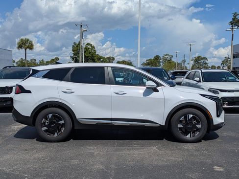 Certified 2026 Kia Sportage LX w/ LX Convenience Package FWD image 3