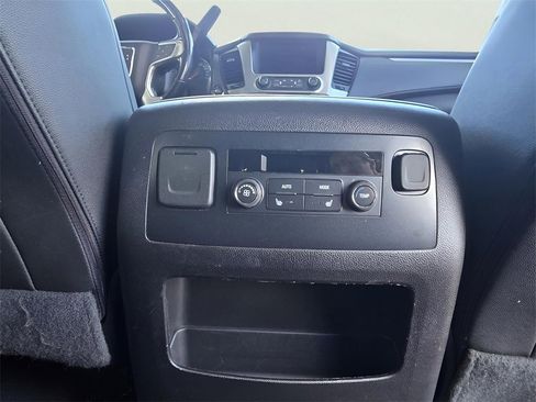 Used 2019 GMC Yukon XL SLT image 31