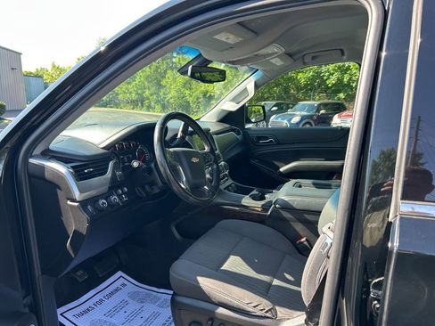 Used 2019 Chevrolet Suburban LS w/ All-Season Package AWD/4WD image 14