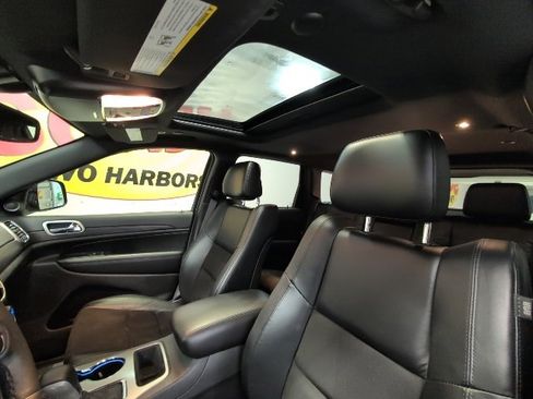 Used 2019 Jeep Grand Cherokee Altitude image 26