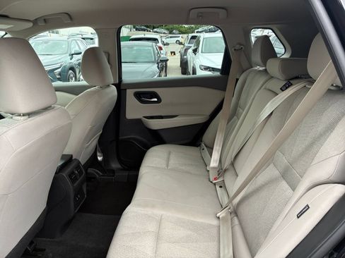 Used 2025 Nissan Rogue SV FWD image 21