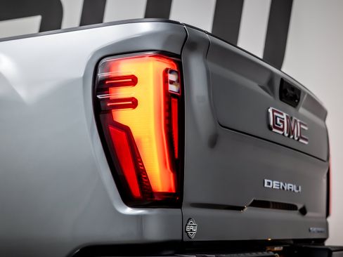 Used 2026 GMC Sierra 2500 Denali w/ Denali Reserve Package AWD/4WD image 13