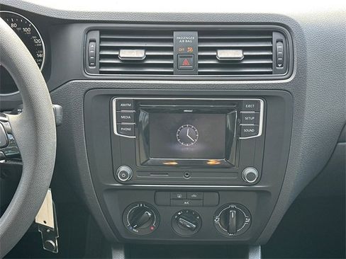 Used 2016 Volkswagen Jetta S image 27