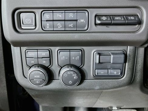 Used 2023 Chevrolet Tahoe High Country w/ Advanced Technology Package AWD/4WD image 13