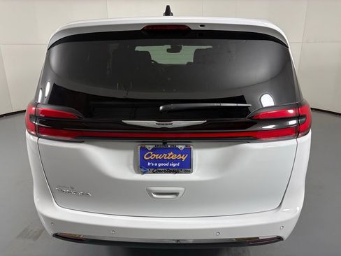 New 2026 Chrysler Pacifica Select FWD image 7