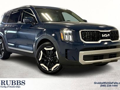 Used 2023 Kia Telluride EX w/ EX Captain's Chair Package