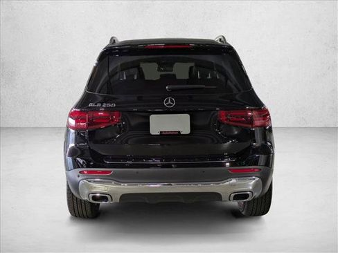 Used 2025 Mercedes-Benz GLB 250 image 8