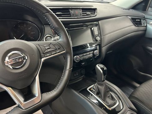 Used 2020 Nissan Rogue SV AWD/4WD image 11
