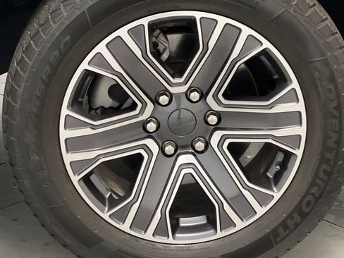 Used 2024 Jeep Wagoneer L Series II image 81