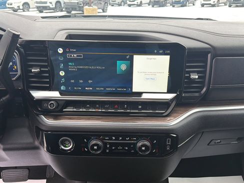 Used 2022 Chevrolet Silverado 1500 LT image 12