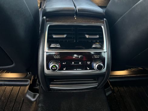 Used 2016 BMW 750i xDrive image 16