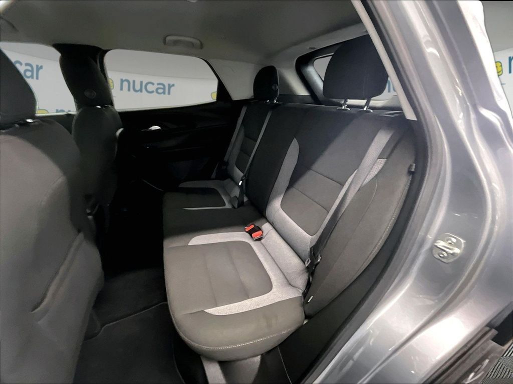 Used 2025 Chevrolet TrailBlazer LT AWD/4WD image 15