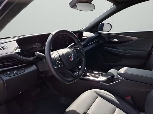 Used 2024 Buick Envista Sport Touring w/ Convenience I Package image 29