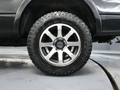 Used 2014 Ford F150 Lariat w/ Equipment Group 502A Luxury image 13