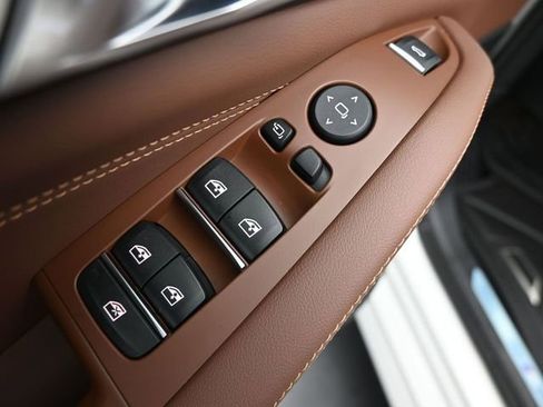 New 2026 BMW X5 xDrive50e image 13