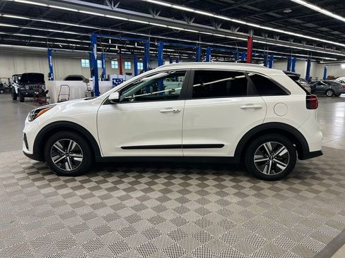 Used 2020 Kia Niro LXS FWD image 4