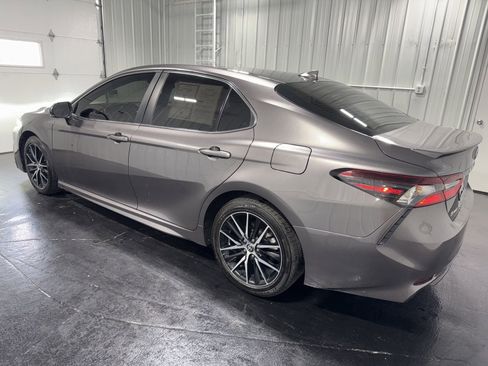 Used 2023 Toyota Camry SE FWD image 2